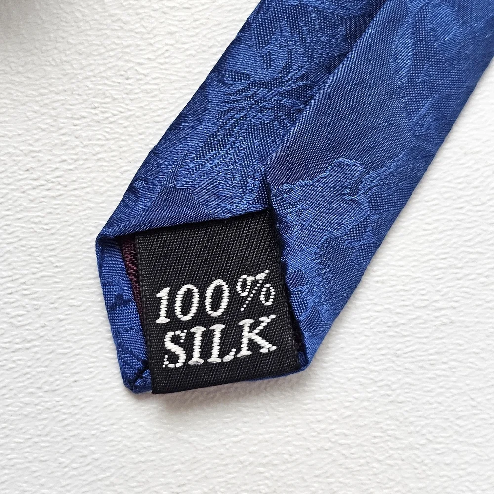 Endangered Species Orca Killer Whale 100% Silk Tie Ocean Novelty Vintage Tie